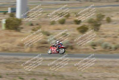 media/Apr-20-2025-AHRMA (Sun) [[393a79c373]]/Race/Group 11 early race/Turn 4b/